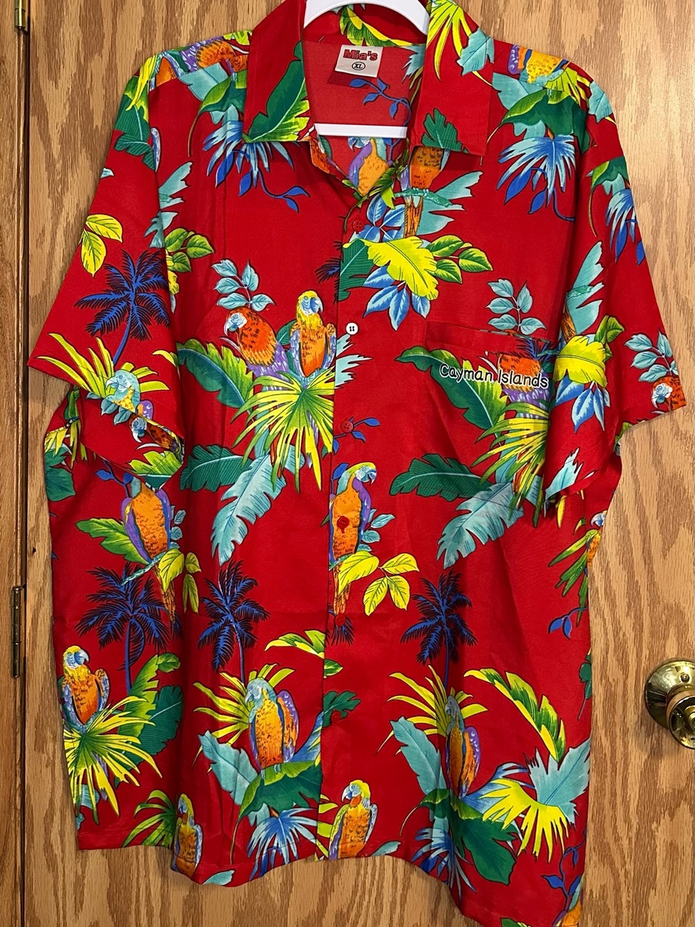 Men’s Tropical Hawaiian Button Down Short Sleeve Shirt Cayman Islands Size XL